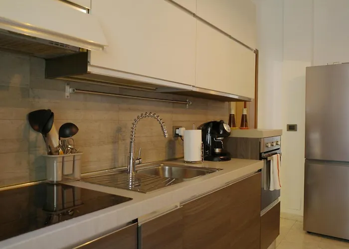 Bwr - Two-Room Apartment Near The Station, Venini