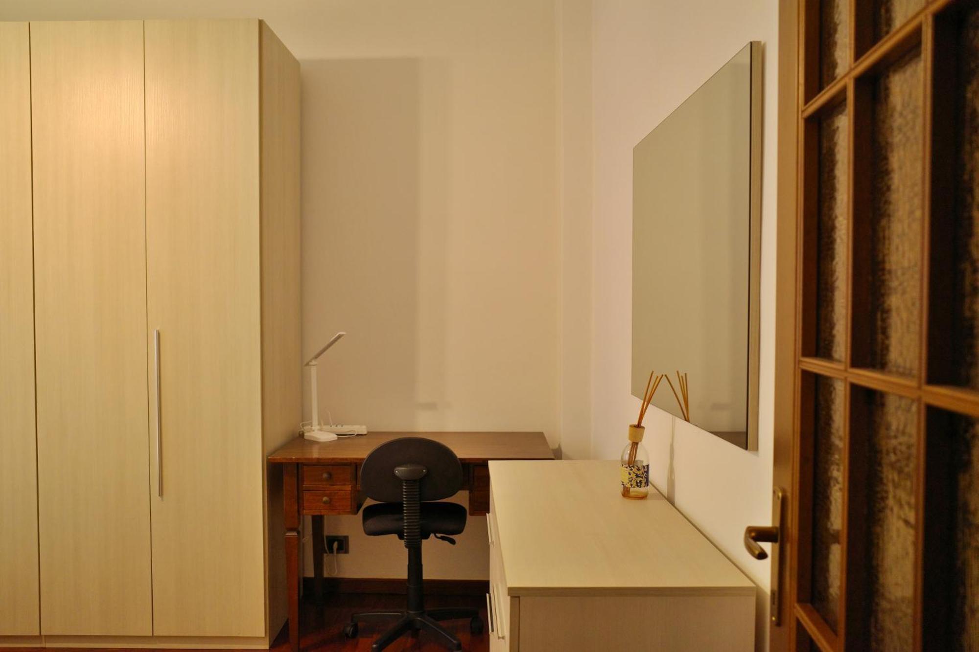 Bwr - Two-room Near The Station, Venini Appartement