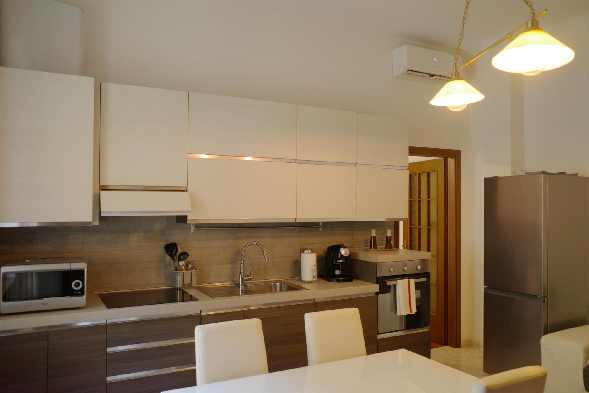 Bwr - Two-room Near The Station, Venini Milan