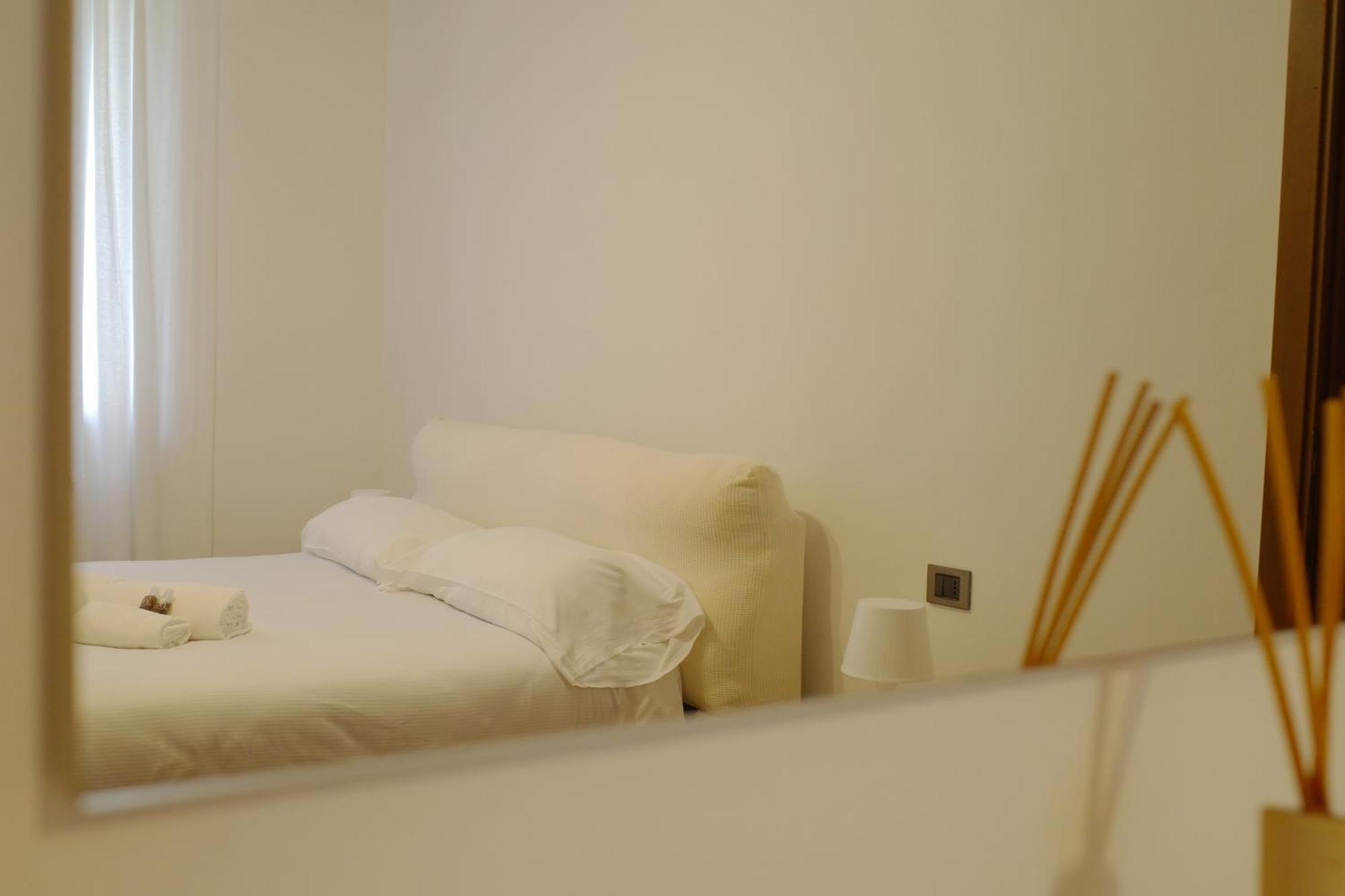 Bwr - Two-room Near The Station, Venini